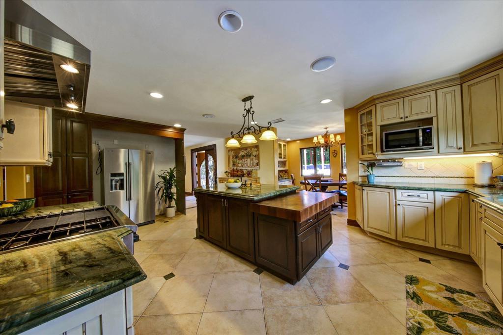 2540 Chatsworth - photo 7