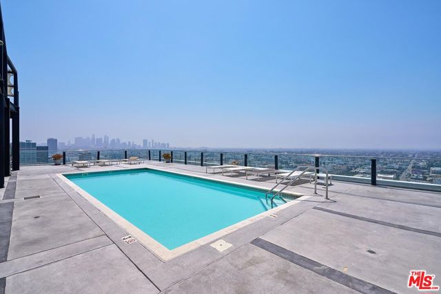 3810 Wilshire Boulevard, Los Angeles CA: https://media.crmls.org/mediaz/61d84c0a-8a9a-4191-98a0-a9e013c27fce.jpg