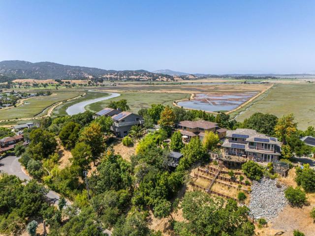 454 Upper Road, San Rafael CA: https://media.crmls.org/mediaz/61d86c0c-1167-4686-ade1-b74b0c8ca8be.jpg