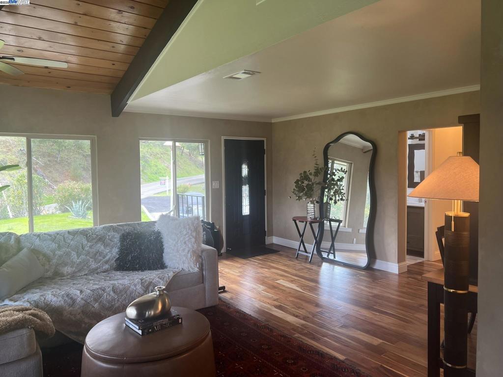 188 Country Club Ln