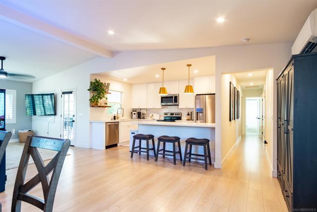 11534 Manzanita Rd, Lakeside CA: https://media.crmls.org/mediaz/61d89699-8d8a-4a45-ad1d-695adb0d273b.jpg