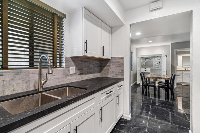 1050 E Ramon Road, Palm Springs CA: https://media.crmls.org/mediaz/61d8af17-cb35-47b1-b571-c2efd466ebd8.jpg