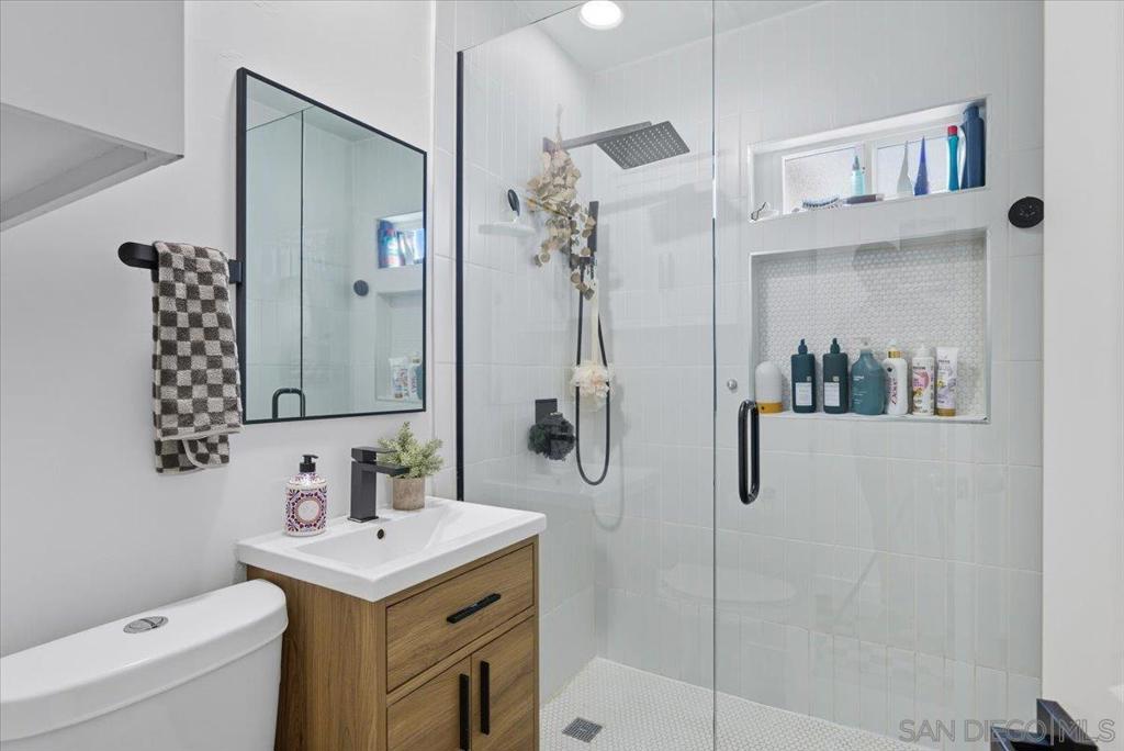 MLS #250040967SD image #24