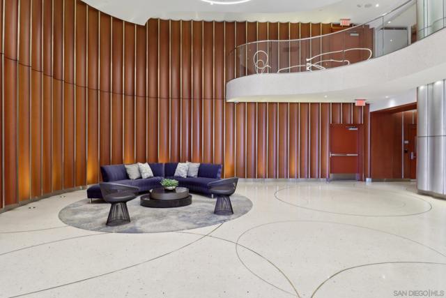 888 W E St, San Diego CA: https://media.crmls.org/mediaz/61d98b0d-745e-420d-84e1-0c104edea911.jpg