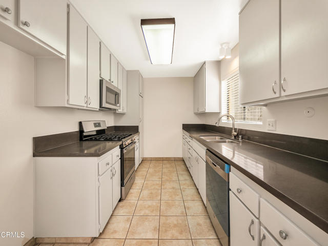 Detail Gallery Image 10 of 48 For 4808 via Colina, Los Angeles,  CA 90042 - 3 Beds | 2/1 Baths