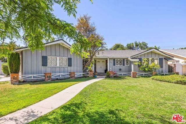 23414 Dolorosa Street, Woodland Hills CA: https://media.crmls.org/mediaz/61da274d-43ed-45ca-82f2-7bbb2b6bb729.jpg