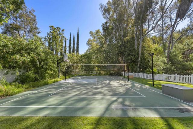 16631 Valle Verde Rd, Poway CA: https://media.crmls.org/mediaz/61da37f2-5664-4c92-a809-90ee4bb1d0e0.jpg