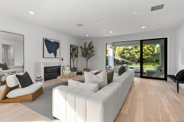 163 Iris Street, Redwood City CA: https://media.crmls.org/mediaz/61dafcbd-43d5-44fb-957c-f1cfcc778514.jpg