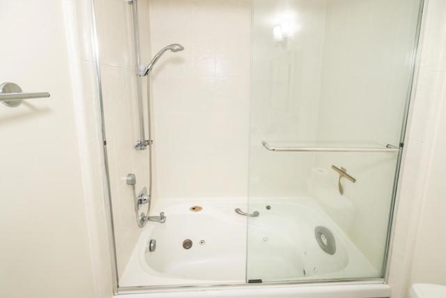 875 Broadway, Belmont CA: https://media.crmls.org/mediaz/61db38ad-bf5c-4799-abca-e17815c8bd93.jpg