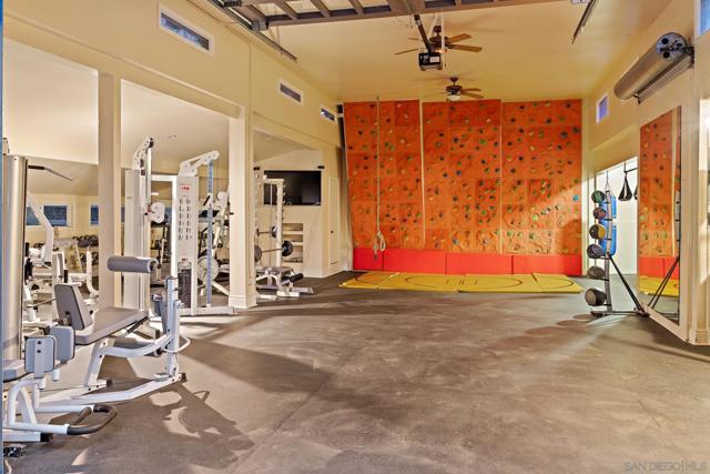 16356 Rambla De Las Flores, Rancho Santa Fe CA: https://media.crmls.org/mediaz/61db809c-004e-46ee-bf86-07095e573b4c.jpg