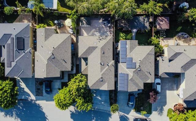 555 Calle Buena Vista, Morgan Hill CA: https://media.crmls.org/mediaz/61db9595-ac95-47aa-844d-47afc4f0ecbb.jpg