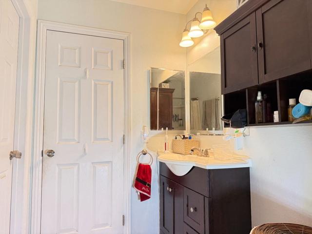 2701 Lone Bluff Way, San Jose CA: https://media.crmls.org/mediaz/61dc39fe-b69d-42d2-8e08-7bdaf005e706.jpg