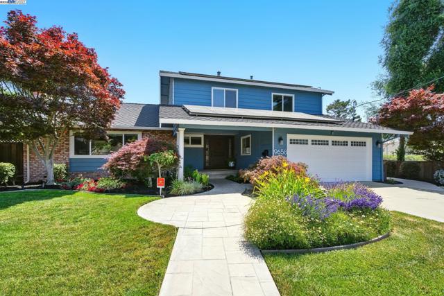 9658 Broadmoor Dr, San Ramon CA: https://media.crmls.org/mediaz/61dd2cb6-b90f-4317-b391-b0eee898e2aa.jpg