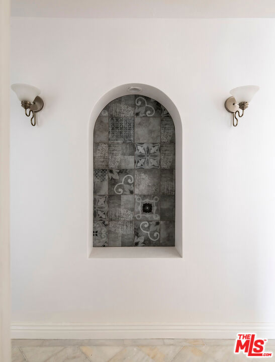 502 Smithwood Drive, Beverly Hills CA: https://media.crmls.org/mediaz/61dd4df8-a9fe-4d55-a817-5f2312ab9780.jpg