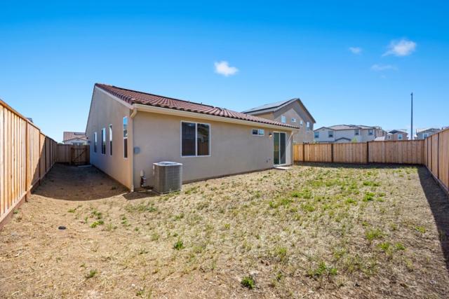 1911 Hydrangea Dr, Hollister CA: https://media.crmls.org/mediaz/61ddbff1-5257-4e85-960c-9b902402300a.jpg