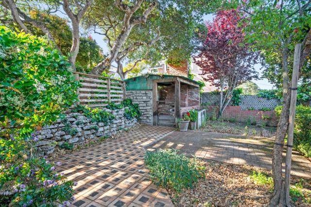 1028 West Franklin Street, Monterey CA: https://media.crmls.org/mediaz/61de315a-d1ca-4b24-8f8e-dc96d092989d.jpg