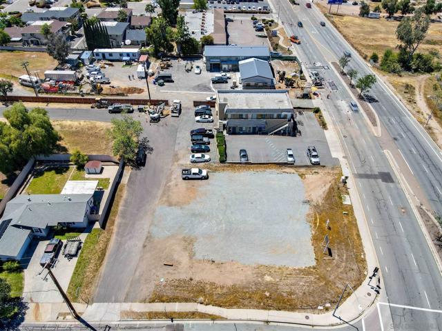 8069 Mission George, Santee CA: https://media.crmls.org/mediaz/61de4676-cc05-4f1f-aa9f-c33875e46172.jpg
