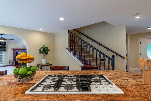 6020 Sherry Lee Lane, Salinas CA: https://media.crmls.org/mediaz/61deab65-d544-421a-9adf-580d2eb5b7e8.jpg