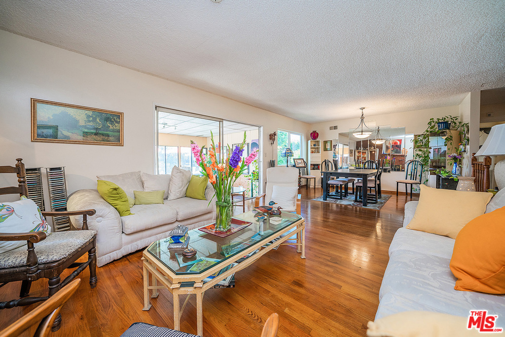 19536 ENADIA Way, Reseda, CA 91335