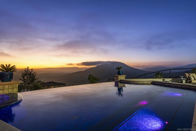 7778 Camino Sin Puente, Rancho Santa Fe CA: https://media.crmls.org/mediaz/61e002b5-9821-48ce-9ad2-c6ec90739113.jpg