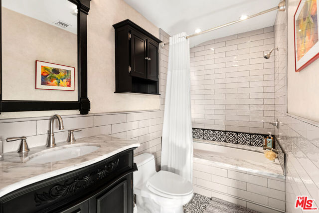 330 Kempton Road, Glendale CA: https://media.crmls.org/mediaz/61e0d9b8-c26e-436c-83da-2af4e3267194.jpg