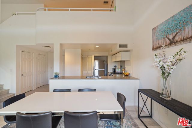 13200 Pacific Promenade, Playa Vista CA: https://media.crmls.org/mediaz/61e186df-2018-49d2-b885-ab5ffc12e6c6.jpg