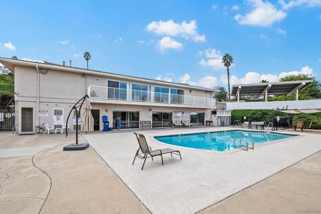 9100 Single Oak Dr, Lakeside CA: https://media.crmls.org/mediaz/61e1c268-511f-422f-abfb-6ffb2e5ff3e6.jpg