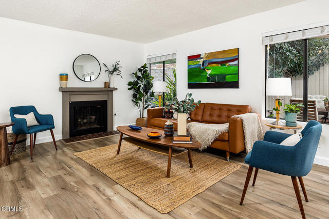 Detail Gallery Image 6 of 40 For 10435 Newhome Ave #2,  Sunland,  CA 91040 - 3 Beds | 2/1 Baths