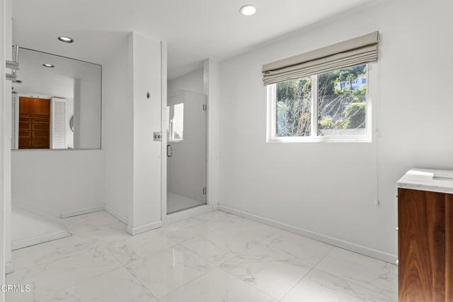 Detail Gallery Image 17 of 24 For 3826 Dixie Canyon Ave, Sherman Oaks,  CA 91423 - 3 Beds | 3 Baths