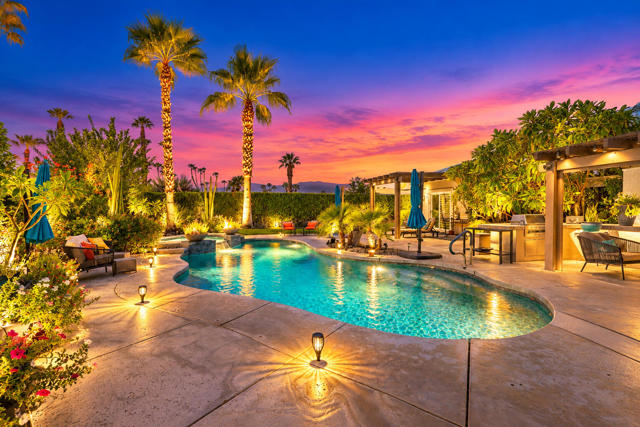 58 Sutton Place E, Palm Desert, CA 92211