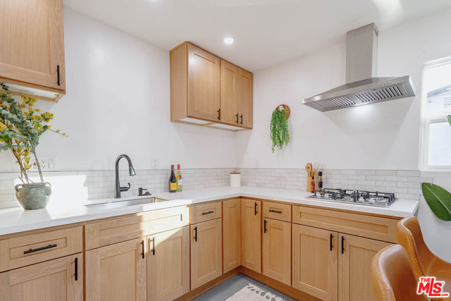 219 Joy Street, Los Angeles CA: https://media.crmls.org/mediaz/61e2b814-407f-4401-8898-455fa91551bf.jpg