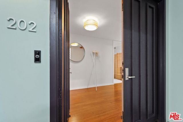 306 Bora Bora Way, Marina del Rey CA: https://media.crmls.org/mediaz/61e2d448-fe4d-46f3-9487-1585525dc923.jpg