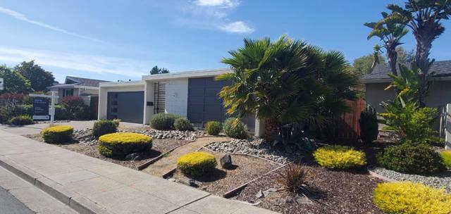 613 Pilgrim Drive, Foster City CA: https://media.crmls.org/mediaz/61e31ba3-36f1-4c18-a4f0-753c88c62777.jpg