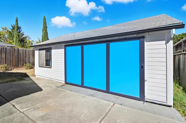 223 San Carlos Avenue, Redwood City CA: https://media.crmls.org/mediaz/61e33064-f56e-4ce1-a2b9-3560f14db244.jpg