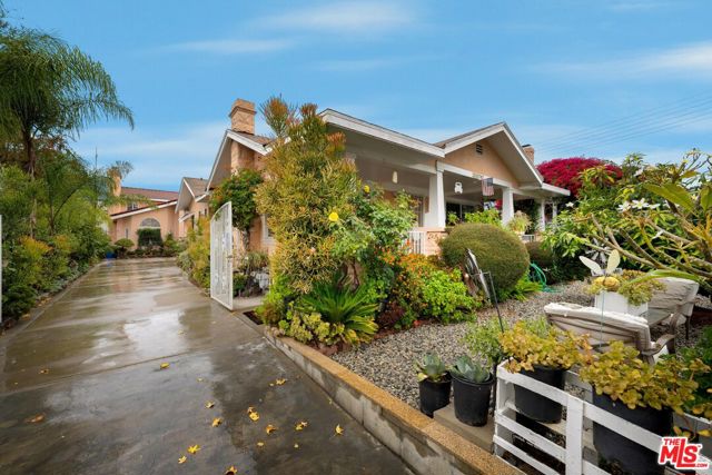 1747 N Avenue 46, Los Angeles CA: https://media.crmls.org/mediaz/61e334b3-6356-4154-9ff5-67ac1c1867b0.jpg