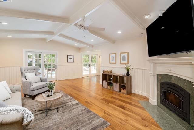 20 Donna Ln, Danville CA: https://media.crmls.org/mediaz/61e3389d-23d0-4f07-8c1b-8d0c7ba69e3e.jpg