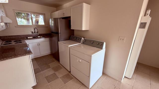 10100 Walnut, Oakland CA: https://media.crmls.org/mediaz/61e467c1-4305-4cc0-8346-d469d19fffbc.jpg