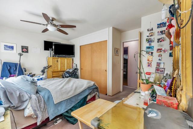 33 Woodcliff Court, Oakland CA: https://media.crmls.org/mediaz/61e59111-a3f0-459c-bb49-8a0099f12eef.jpg