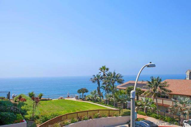 321 W I St, Encinitas, California 92024, 2 Bedrooms Bedrooms, ,2 BathroomsBathrooms,Condominium,For Sale,W I St,250020340SD