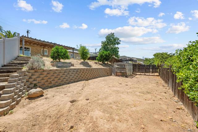 8080 Poplin Dr, Santee CA: https://media.crmls.org/mediaz/61e5f051-151a-4e57-92fc-0d9864b02a9a.jpg