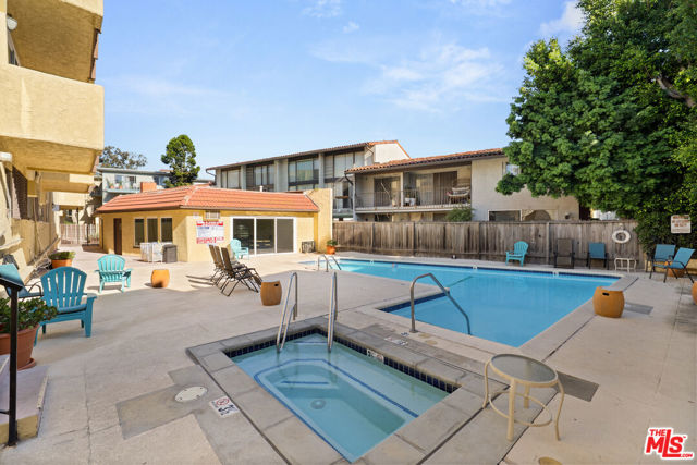 5950 Buckingham, Culver City CA: https://media.crmls.org/mediaz/61e608f2-ec04-4520-88d5-375040ae7b04.jpg