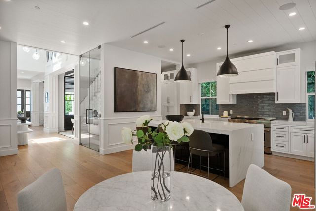 18057 Valley Vista Boulevard, Encino CA: https://media.crmls.org/mediaz/61e66471-0fdf-4fa2-8227-65047b0e07ee.jpg