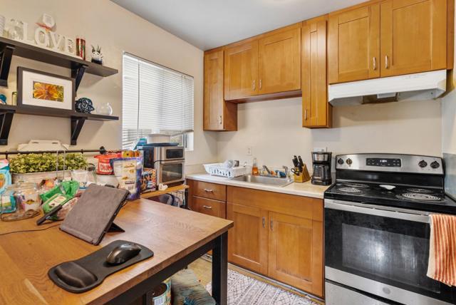 2945 Capitola Road, Santa Cruz CA: https://media.crmls.org/mediaz/61e6b550-2384-465c-9221-2f1bb1ee0f03.jpg