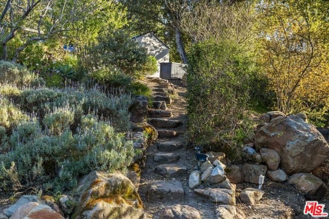2373 Tuna Canyon Road, Topanga CA: https://media.crmls.org/mediaz/61e71c1e-e6c8-4096-aeb9-f0c0492721c0.jpg