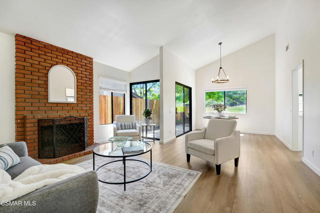 4188 Minnecota Drive, Thousand Oaks CA: https://media.crmls.org/mediaz/61e78eea-f808-4590-aa49-e721d1e4e851.jpg