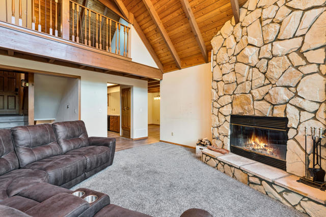 27157 Peninsula Drive, Lake Arrowhead, CA 92352