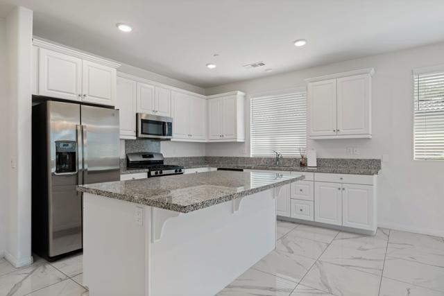 49345 Beatty Street, Indio CA: https://media.crmls.org/mediaz/61e9432c-bbf1-43e1-bfca-dec104978117.jpg