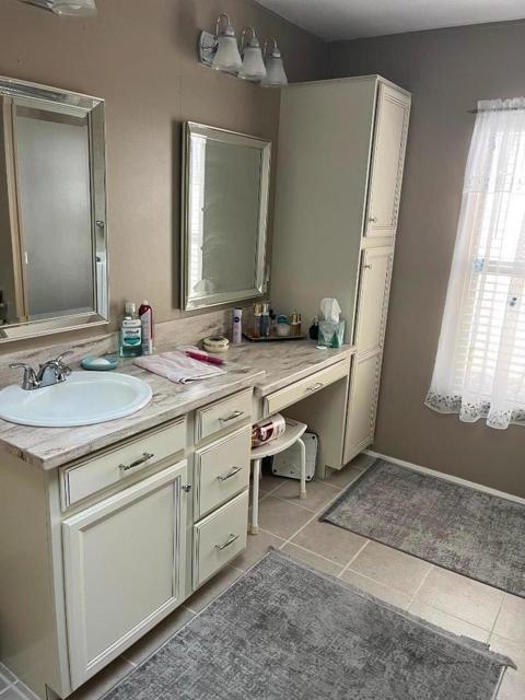 500 N Tully Road, Turlock CA: https://media.crmls.org/mediaz/61e9c027-2125-4f72-9808-c933da644bb3.jpg