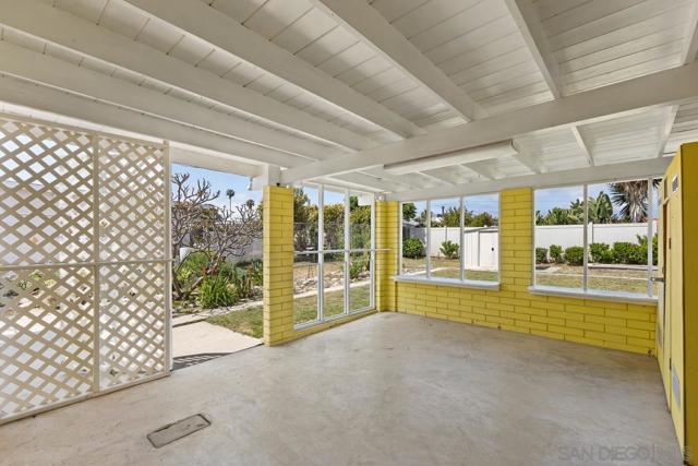 4870 Doliva Dr, San Diego CA: https://media.crmls.org/mediaz/61eb1a3c-cb94-440e-b273-a0e93b1ce606.jpg