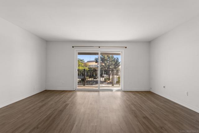 4851 Cole St, San Diego CA: https://media.crmls.org/mediaz/61ec0b6e-ac87-4c2c-a431-33f2c3e738c8.jpg